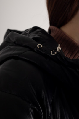 Куртка жіноча